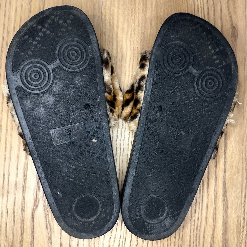 Steve Madden Softey Leopard Faux Fur Slide Sandals - Picture 3 of 4